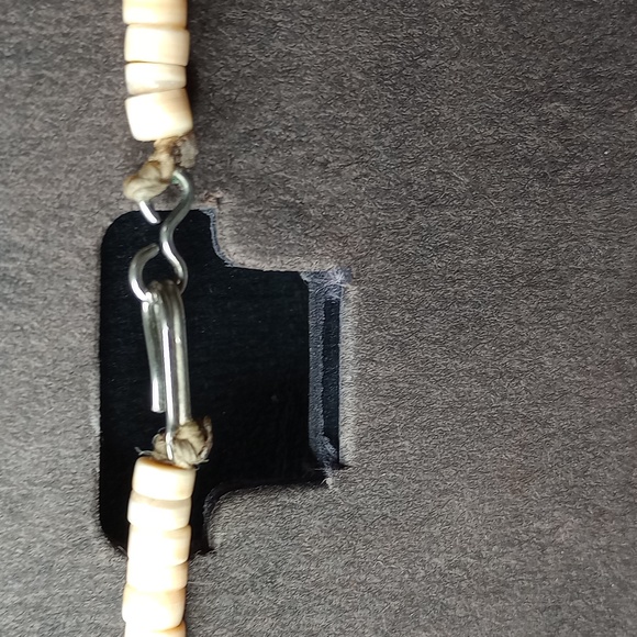 Vintage Unquie Shell and Coral Bead Necklace - Picture 5 of 14